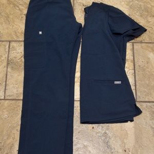 Figs scrub set- dark harbor XS; LIKE NEW